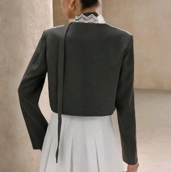 Elegant Sexy Thoughtful Punk Romantic Versatile Dark Gray V-Neck Crop Lace Patch - Picture 2 of 4